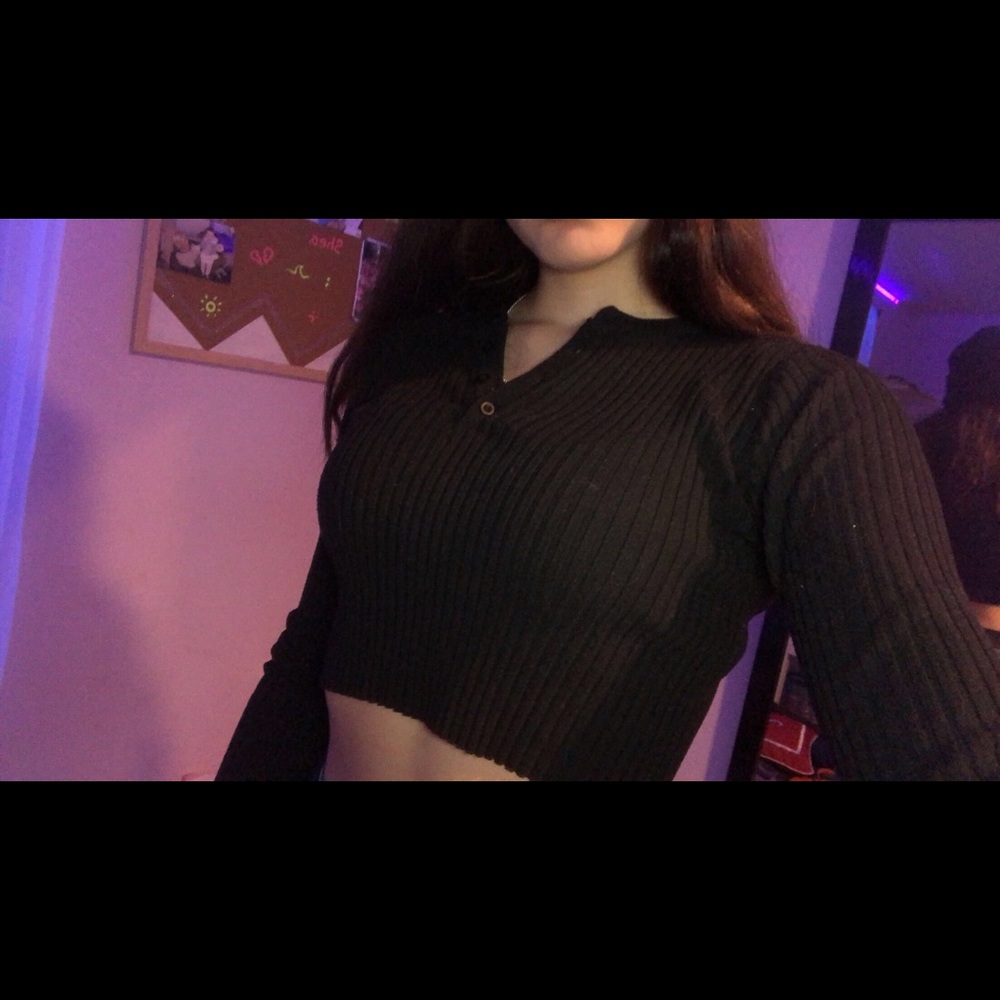 Brandy melville cropped black sweater